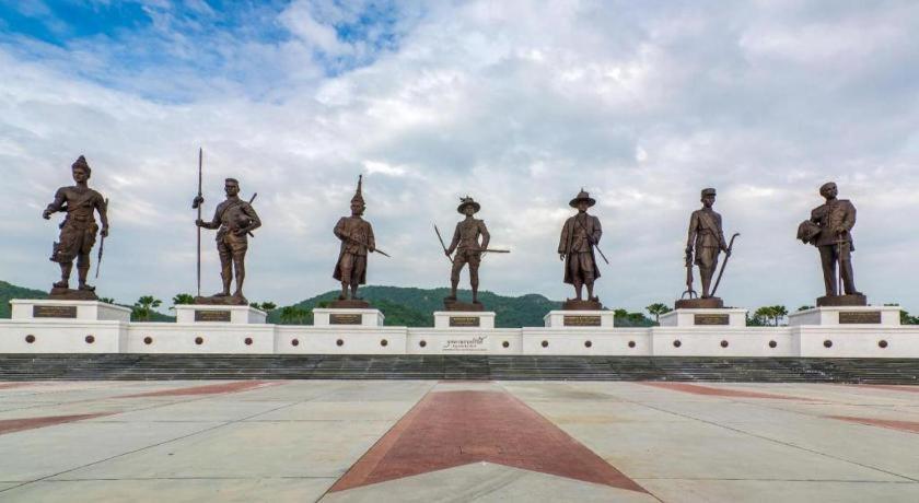 Greenfield Valley Fishing Resort Hua Hin Exterior photo